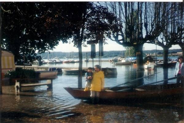 Angera, quando il lago sommerse la piazza (inserita in galleria)