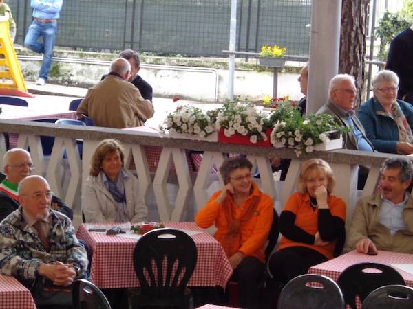 Festa e riflessioni, il Primo Maggio a Carnago (inserita in galleria)