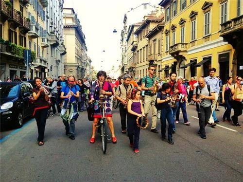 L'Italia cambia strada (inserita in galleria)