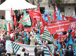 manifestazione primo maggio 2013 apertura varese sindacati 