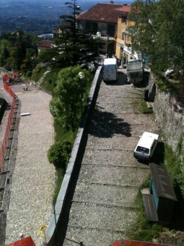 Sacro Monte, stop alle auto sulla via sacra  (inserita in galleria)