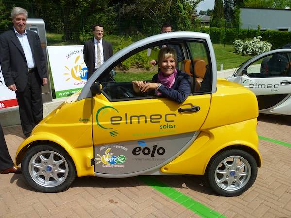 Una minicar elettrica per l'Agenzia del Turismo (inserita in galleria)