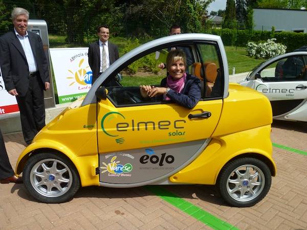 Una minicar elettrica per l'Agenzia del Turismo (inserita in galleria)