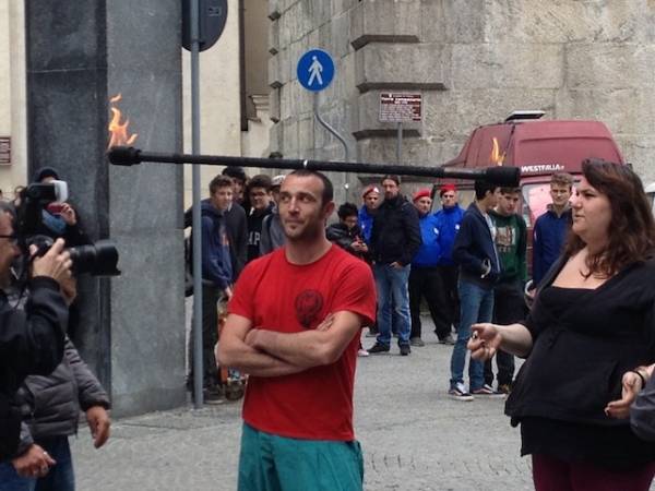 Va per strada, i giocolieri a Varese (inserita in galleria)