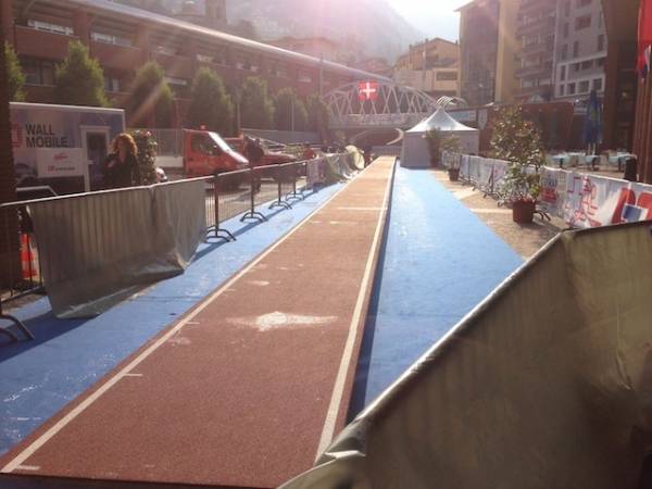 A Mendrisio l'atletica va in piazza (inserita in galleria)