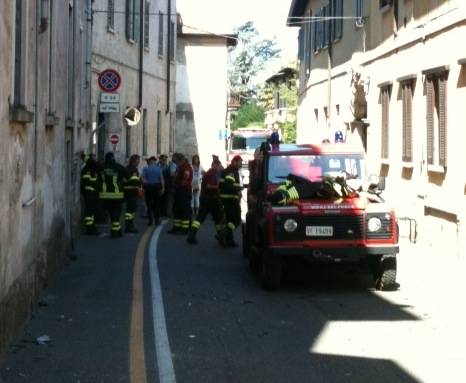 Asserragliato in casa a Vedano Olona (inserita in galleria)