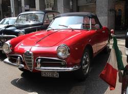 Ferrari e Alfa Romeo d'epoca in centro a Varese (inserita in galleria)