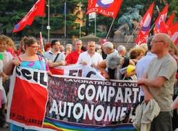 Fiaccolata per il lavoro a Varese (inserita in galleria)