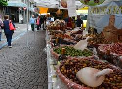 Le ciliegie invadono Varese (inserita in galleria)