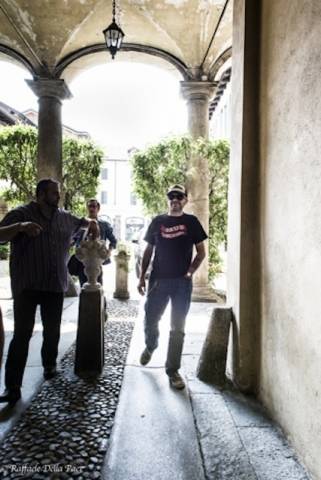 Max Pezzali alla Casa del disco (inserita in galleria)