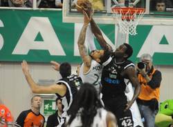 Semifinale gara 4: Montepaschi - Cimberio 78-77 (inserita in galleria)
