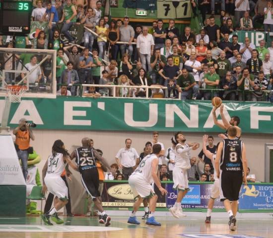 Semifinale gara 6: Montepaschi - Cimberio 80-82 (inserita in galleria)