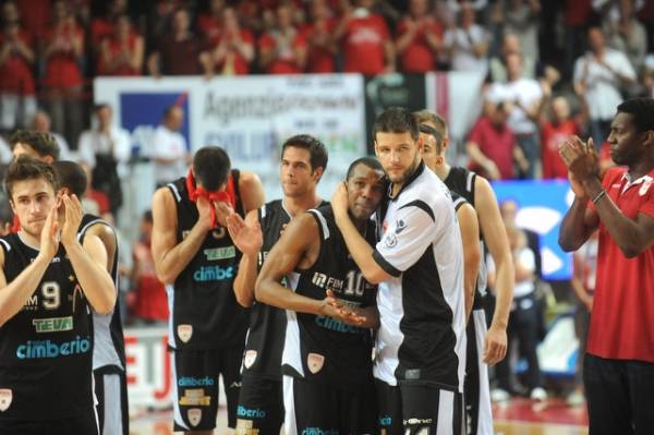 Semifinale gara 7: Cimberio - Montepaschi 69-82 (inserita in galleria)