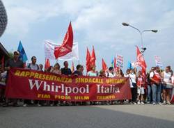 Corteo contro la chiusura di Whirlpool Trento (inserita in galleria)