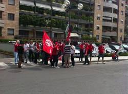 I lavoratori Husqvarna manifestano alla Bmw (inserita in galleria)