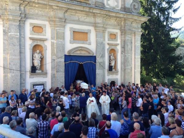 L'addio al piccolo Leonardo Gualandris (inserita in galleria)
