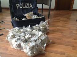 La "catena di montaggio" della droga (inserita in galleria)
