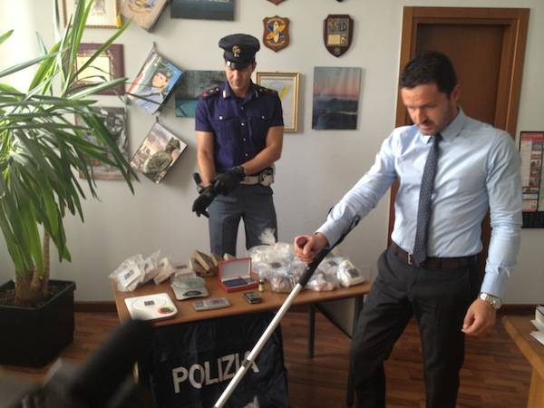 La "catena di montaggio" della droga (inserita in galleria)