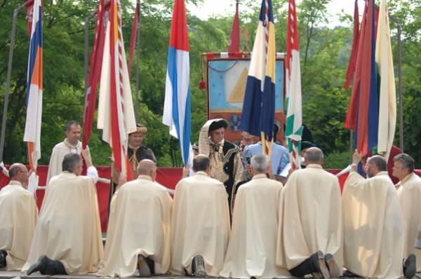 Palio dei Castelli, Corsa dei cerchi 2 (inserita in galleria)