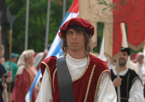 Palio dei Castelli, Corsa dei cerchi 2 (inserita in galleria)