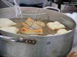 Gnocco fritto in piazza a Gemonio (inserita in galleria)