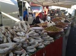 Il mercato di Luino (inserita in galleria)