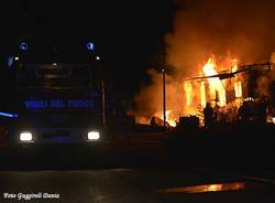 Incendio casa mobile a Laveno  (inserita in galleria)