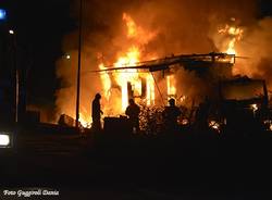 Incendio casa mobile a Laveno  (inserita in galleria)