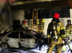 Incendio macchina Locarno (inserita in galleria)