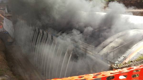 Incendio Pedemontana, le foto dei lettori (inserita in galleria)