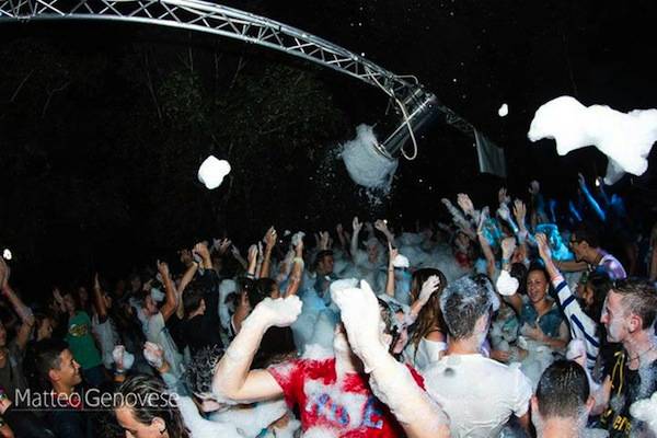 Schiuma party a Maccagno (inserita in galleria)