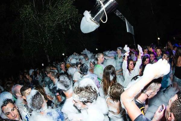 Schiuma party a Maccagno (inserita in galleria)