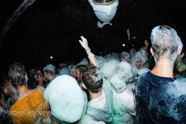 Schiuma party a Maccagno (inserita in galleria)