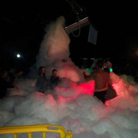 Schiuma party a Maccagno (inserita in galleria)