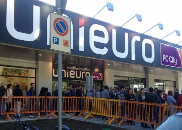 all'Unieuro come a Malpensa (inserita in galleria)