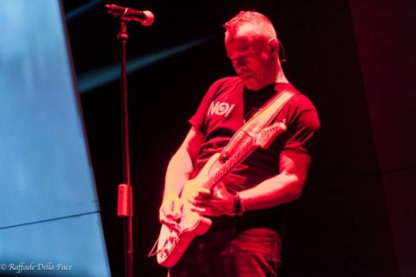 Eros Ramazzotti  (inserita in galleria)