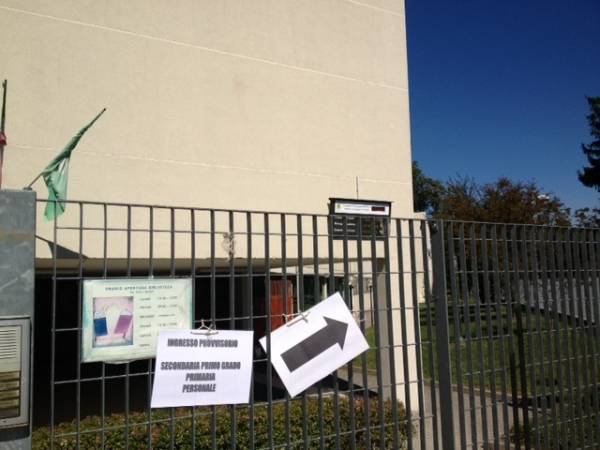 Gazzada Schianno, disagi il primo giorno di scuola (inserita in galleria)