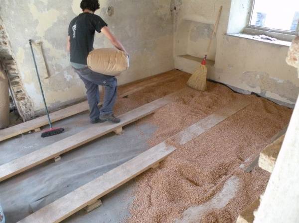 Il sughero granulato per il Mulini di Gurone (inserita in galleria)