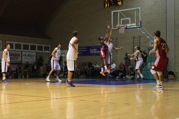 La Cimberio in campo a Gorla Maggiore (inserita in galleria)