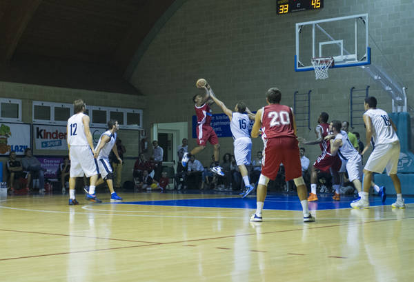 La Cimberio in campo a Gorla Maggiore (inserita in galleria)