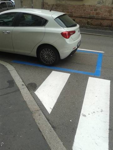 Strani parcheggi (inserita in galleria)