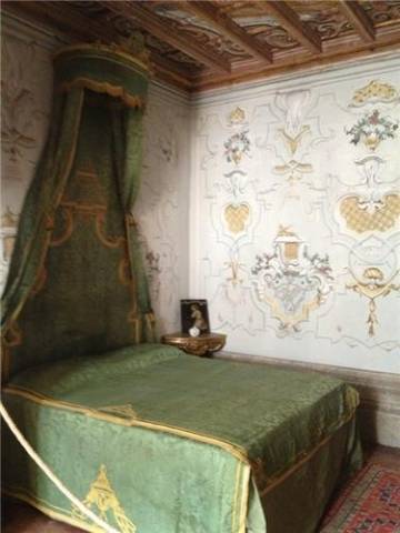 Tra i corridoi e i giardini di Villa Bozzolo (inserita in galleria)