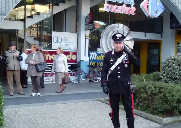 carabinieri luino supermercato