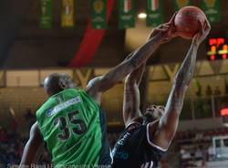 Cimberio-Villeurbanne Lyon 78-85 (inserita in galleria)