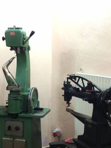 Nella bottega del calzolaio  (inserita in galleria)