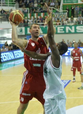 Supercoppa amara: Montepaschi - Cimberio 81-66 (inserita in galleria)