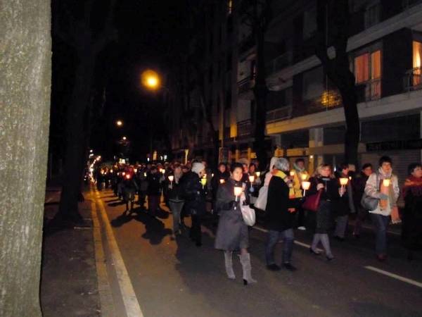 Fiaccolata contro la violenza sulle donne (inserita in galleria)