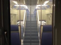 Fumo sul convoglio, treno fermo (inserita in galleria)