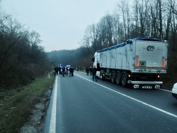 Grevissimo incidente sulla provincia, all'altezza di Lozza  (inserita in galleria)