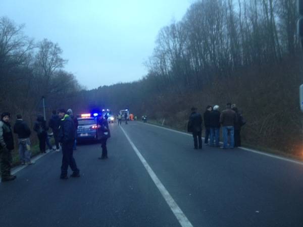 Grevissimo incidente sulla provincia, all'altezza di Lozza  (inserita in galleria)